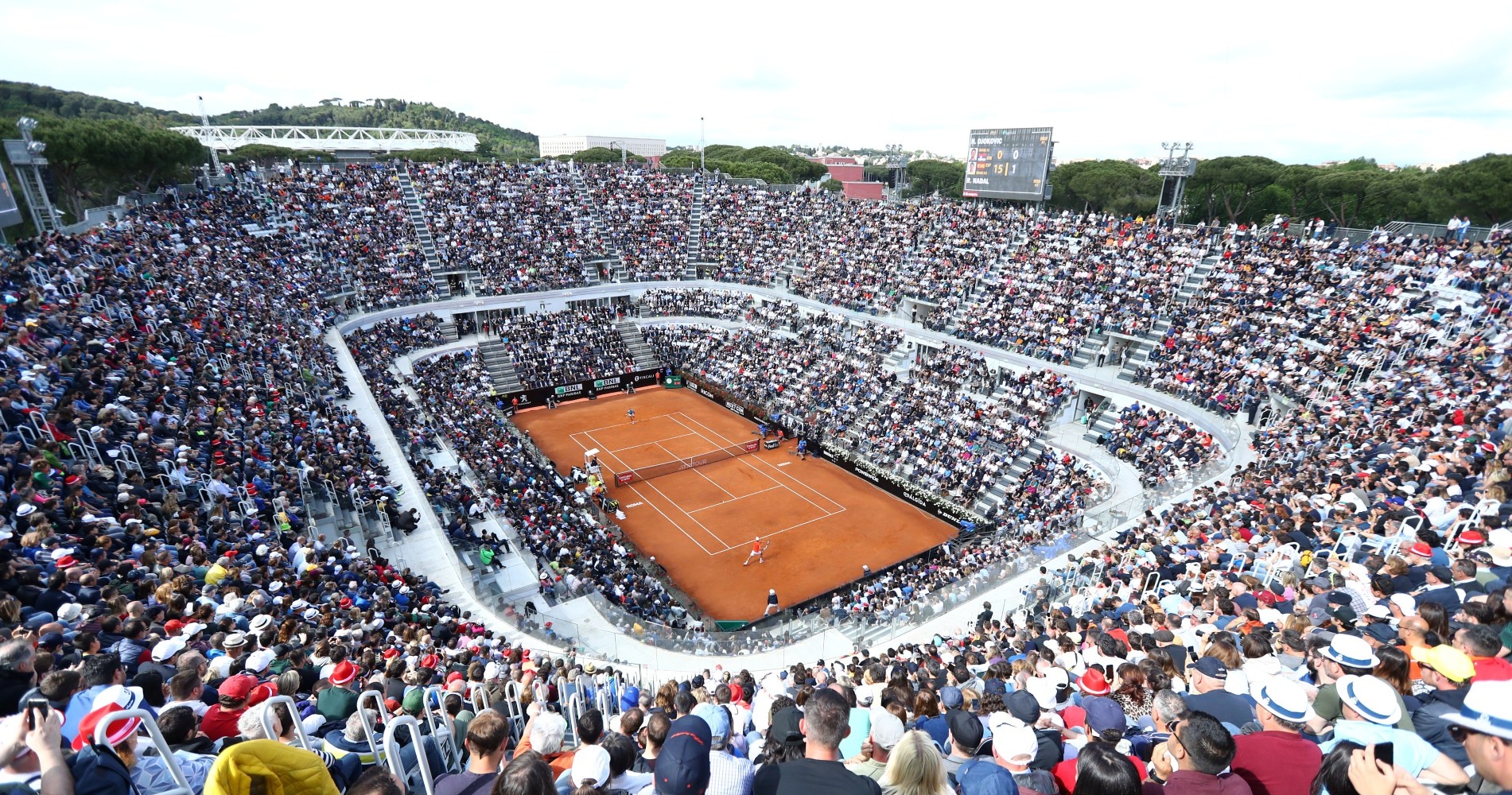 Rome central court can host 12,500 fans.