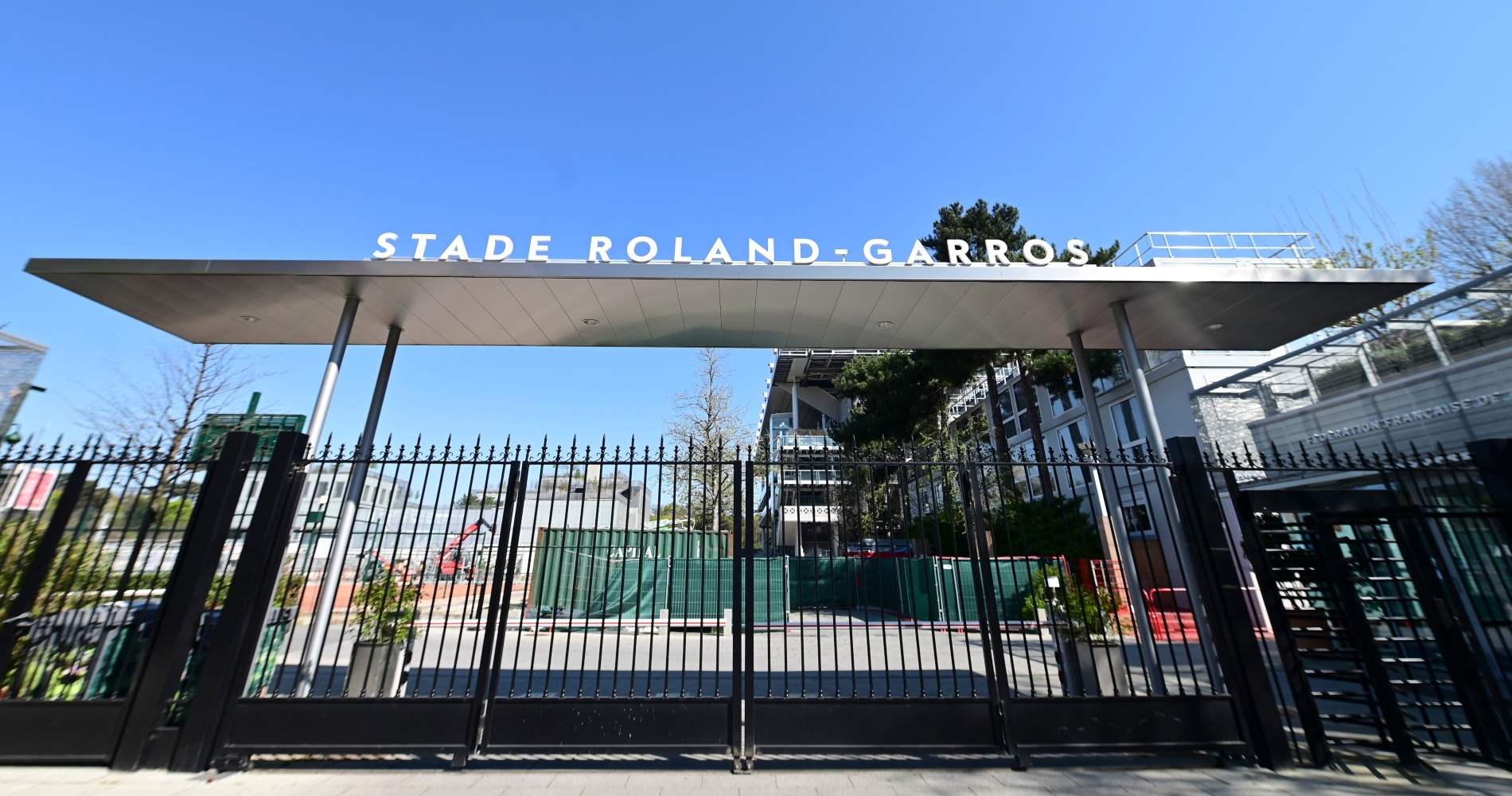 Roland-Garros' entry