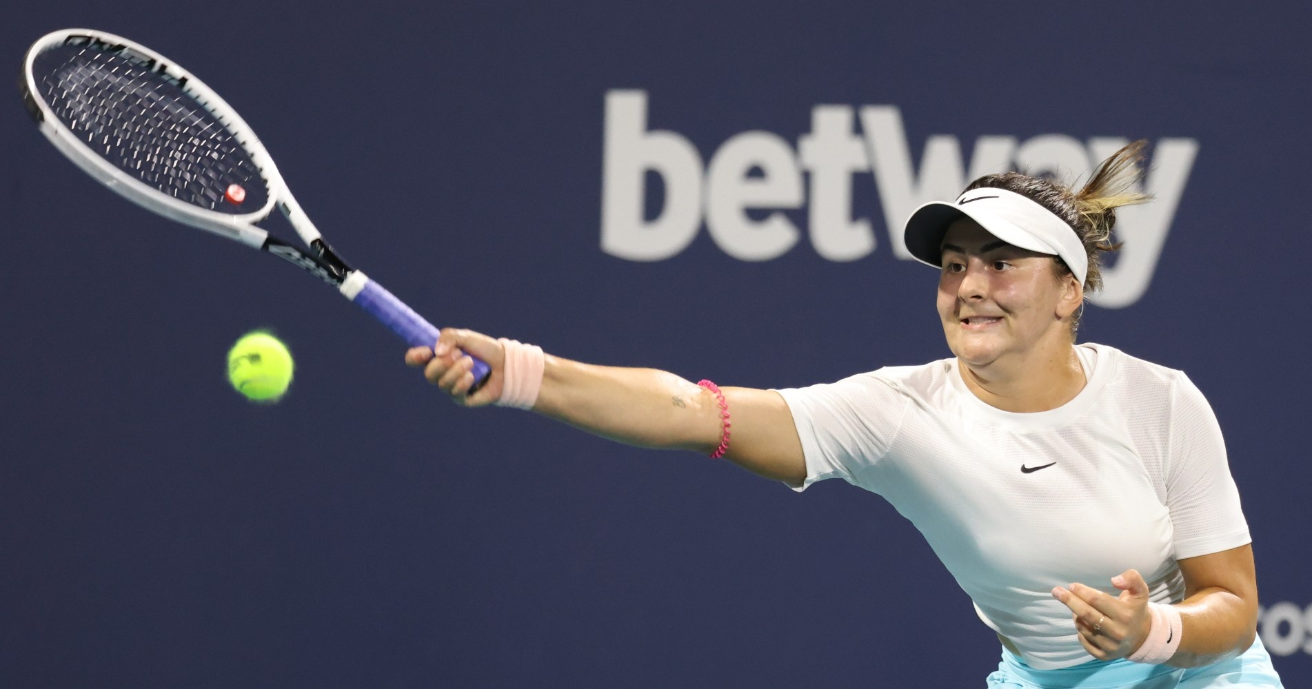 Andreescu reaches Miami Open semifinals with win over Sorribes Tormo
