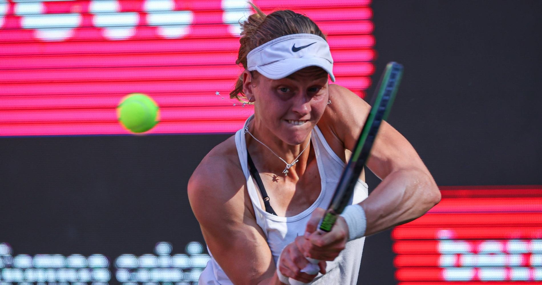Tennis, WTA Dubai Duty Free Championships 2023 Samsonova eliminates