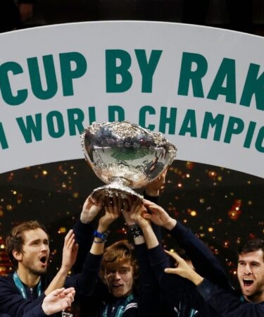 Russians win Davis Cup