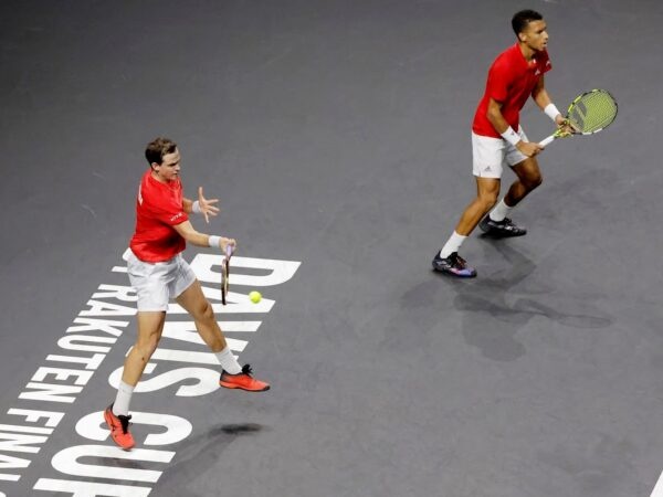 Auger-Aliassime and Pospisil Davis Cup 2022 (AI / Reuters / Panoramic)