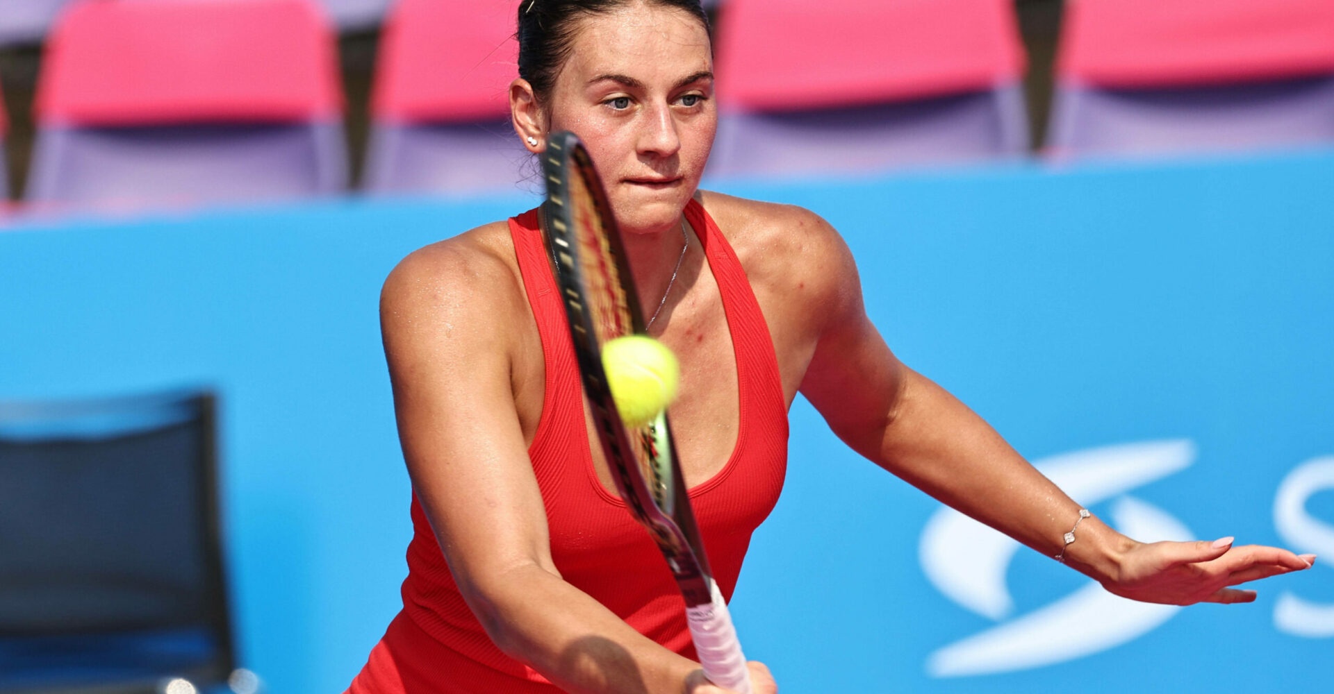 Tennis, WTA Dubai Duty Free Championships 2023 Kostyuk sees off Oz