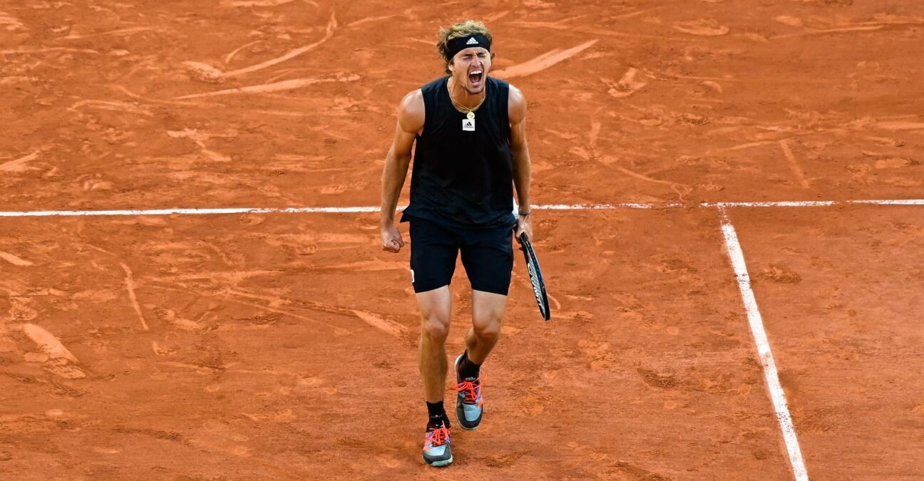 Zverev maitrise Alcaraz et se hisse en demie à Roland-Garros