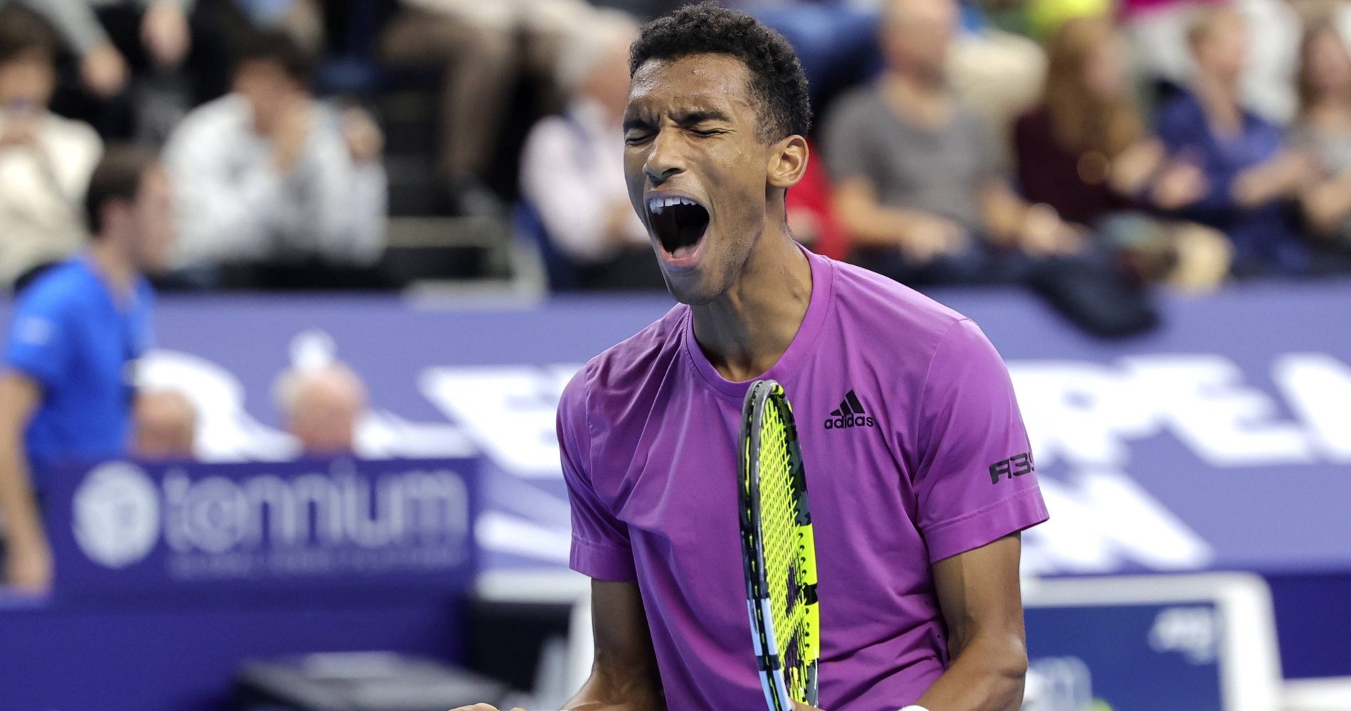 Felix Auger Aliassime celebrates after winning the title in Antwerp in 2022