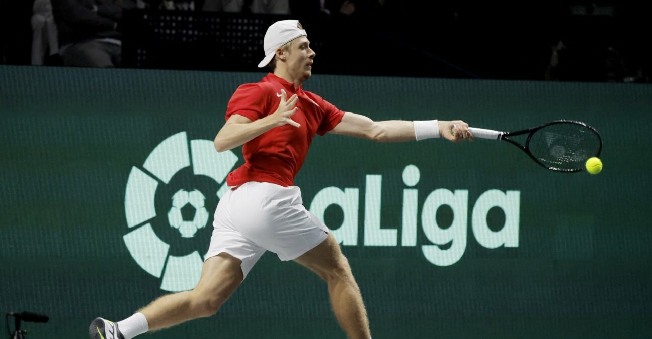 Denis Shapovalov Davis Cup return forehand indoor cap