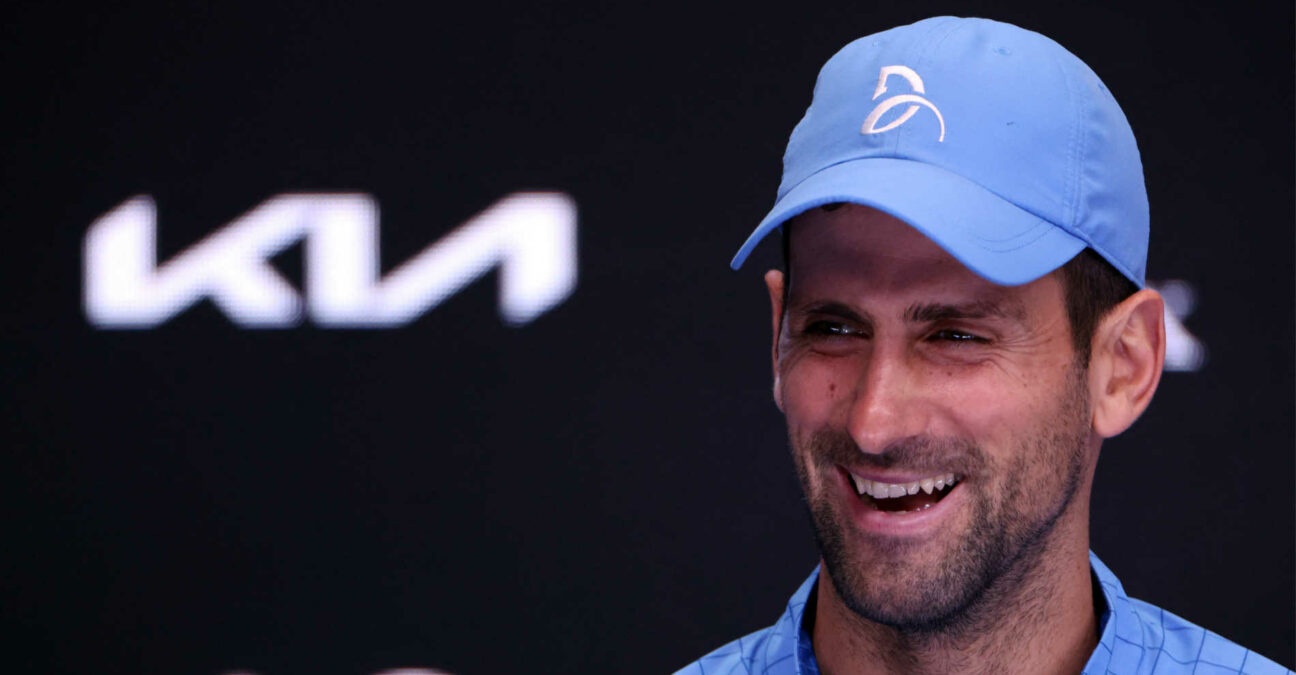 Novak Djokovic en conférence de presse après sa qualification pour les demi-finales de l'Open d'Australie 2023