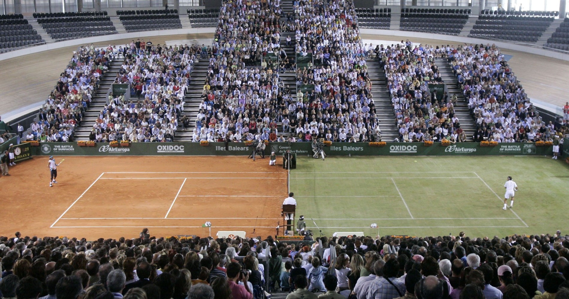 Federer and Nadal during the "Battle of surfaces" in 2007"