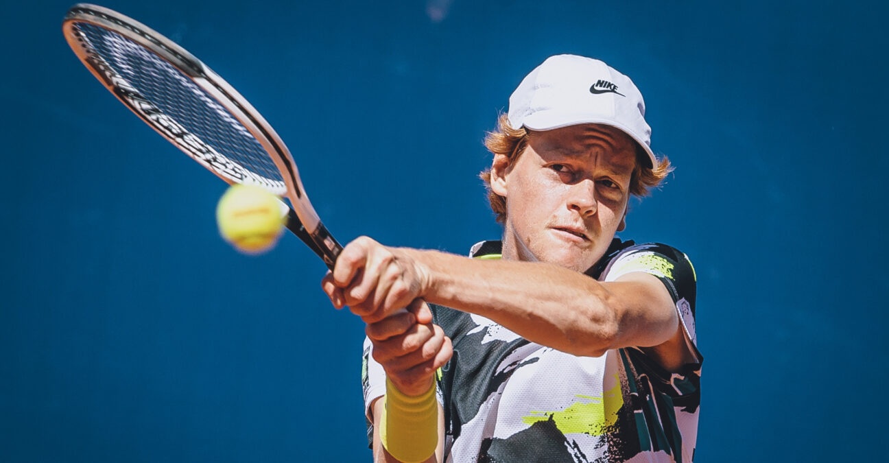 Medvedev and Tsitsipas advance at Vienna Open