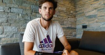 Dominic Thiem, with his injured right wrist