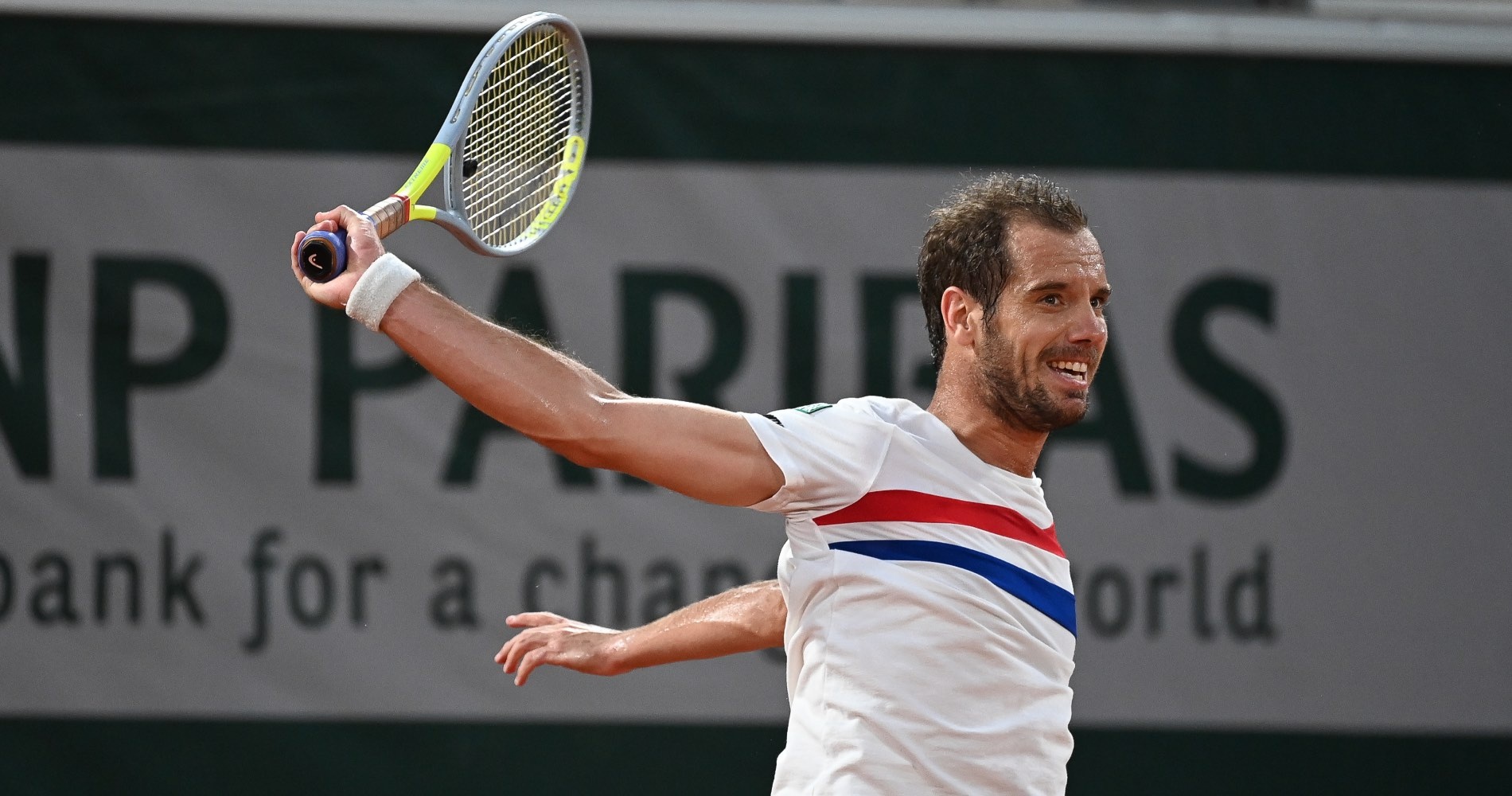 Tennis Gasquet scores straight sets win over Harris at Roland-Garros