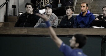 Pete Sampras watching Novak Djokovic, 2019