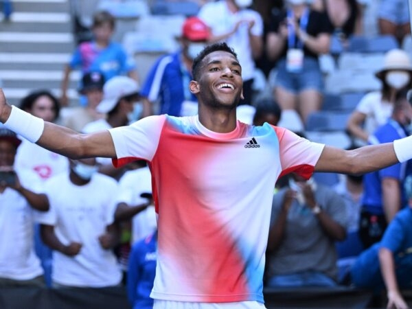 Felix Auger-Aliassime celebrates AO 2022