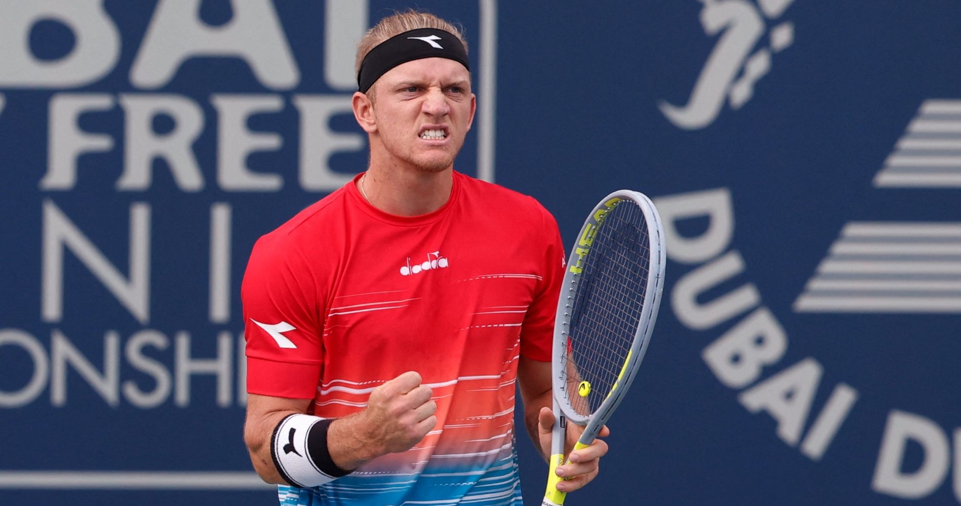 Spain's Alejandro Davidovich Fokina reacts during his first round match against Italy's Jannik Sinner at the Dubai Tennis Championships