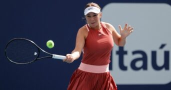 Amanda Anisimova at the Miami Open at Hard Rock Stadium.