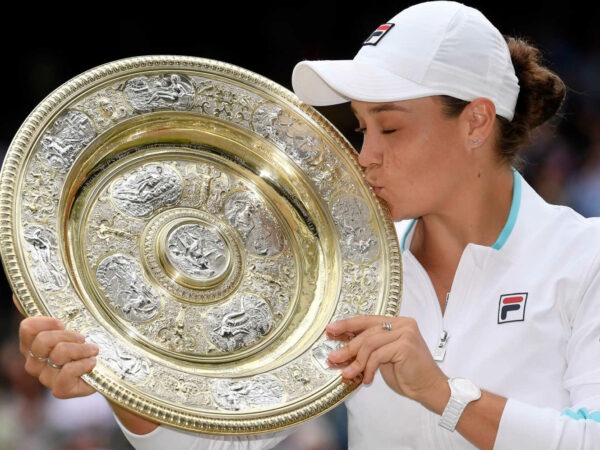 Ash Barty with the 2021 Wimbledon trophy