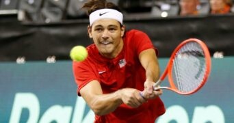 Taylor Fritz backhand