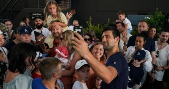 Novak Djokovic Adelaide fans 2022