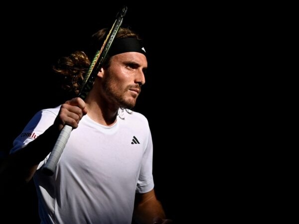 Tennis - Australian Open - Melbourne Park, Melbourne, Australia - January 27, 2023 Greece’s Stefanos Tsitsipas celebrates winning his semi final match against Russia's Karen Khachanov (AI/Reuters/Panoramic)