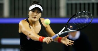 Bianca Andreescu volley