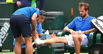 Daniil Medvedev injury Indian Wells 2023