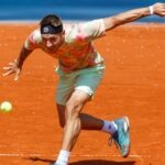 Alex Molcan on clay