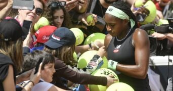 Coco Gauff fans Rome 23