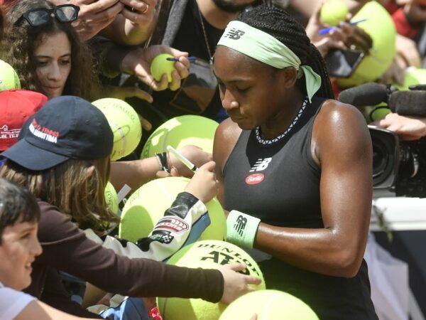 Coco Gauff fans Rome 23