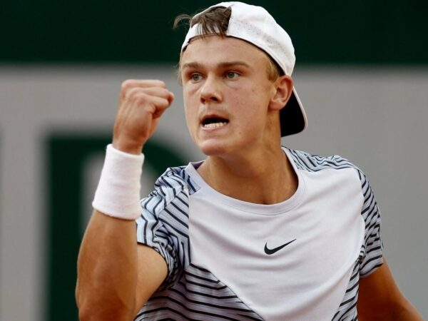 Holger Rune during his fourth round match at the 2023 Roland-Garros