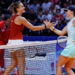 Aryna Sabalenka and Iga Swiatek at the 2022 World Tennis League in Dubai