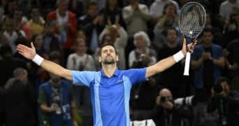 Novak Djokovic Bercy QF celebration