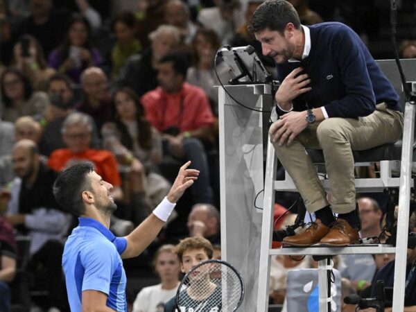 Novak Djokovic umpire Paris 2023