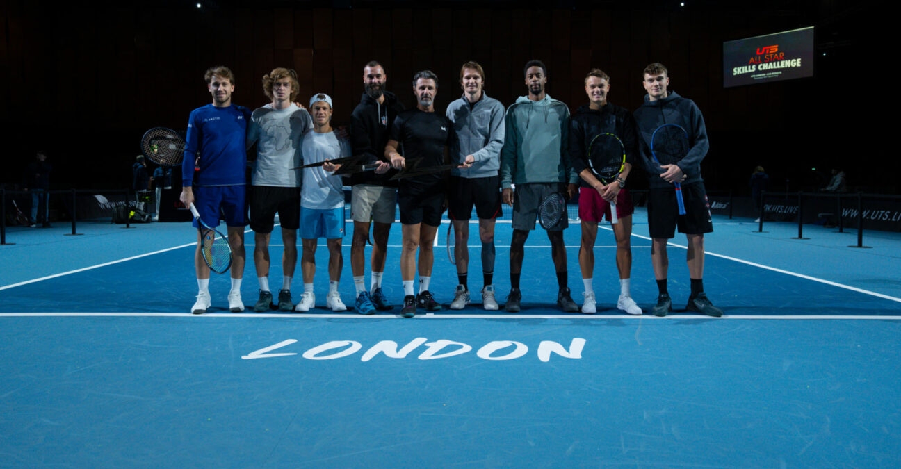 Players with trophy UTS London - Tennis Majors / UTS