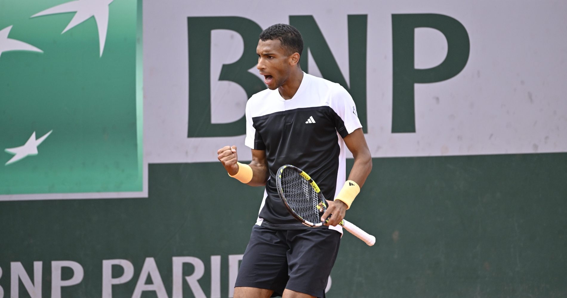 Roland-Garros: Auger-Aliassime makes second round