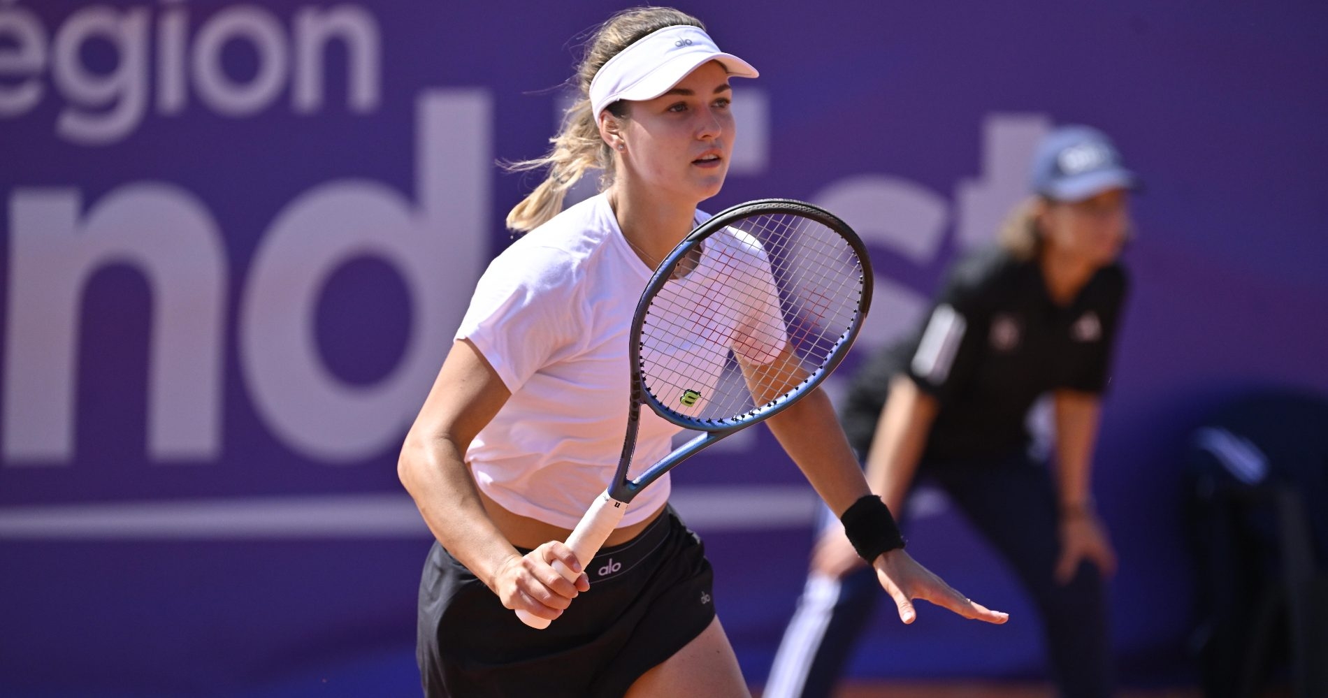 Tennis, WTA Strasbourg Open 2024 Kalinina sees off Vondrousova