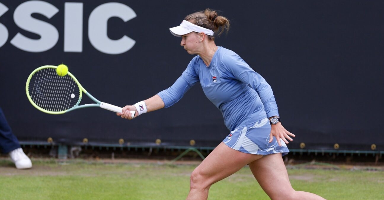 Barbora Krejcikova grass - Action Plus / Panoramic