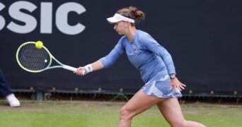 Barbora Krejcikova grass - Action Plus / Panoramic