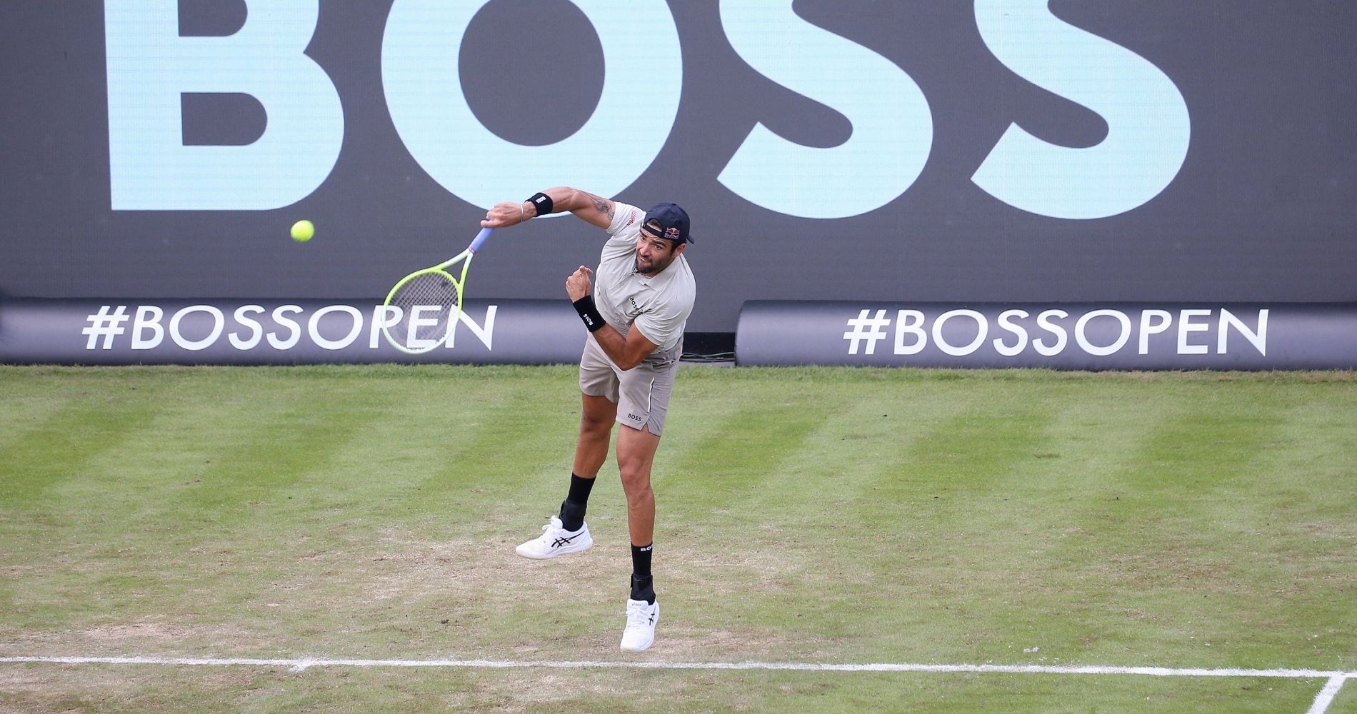 Berrettini beats Shapovalov to advance into quarter-finals