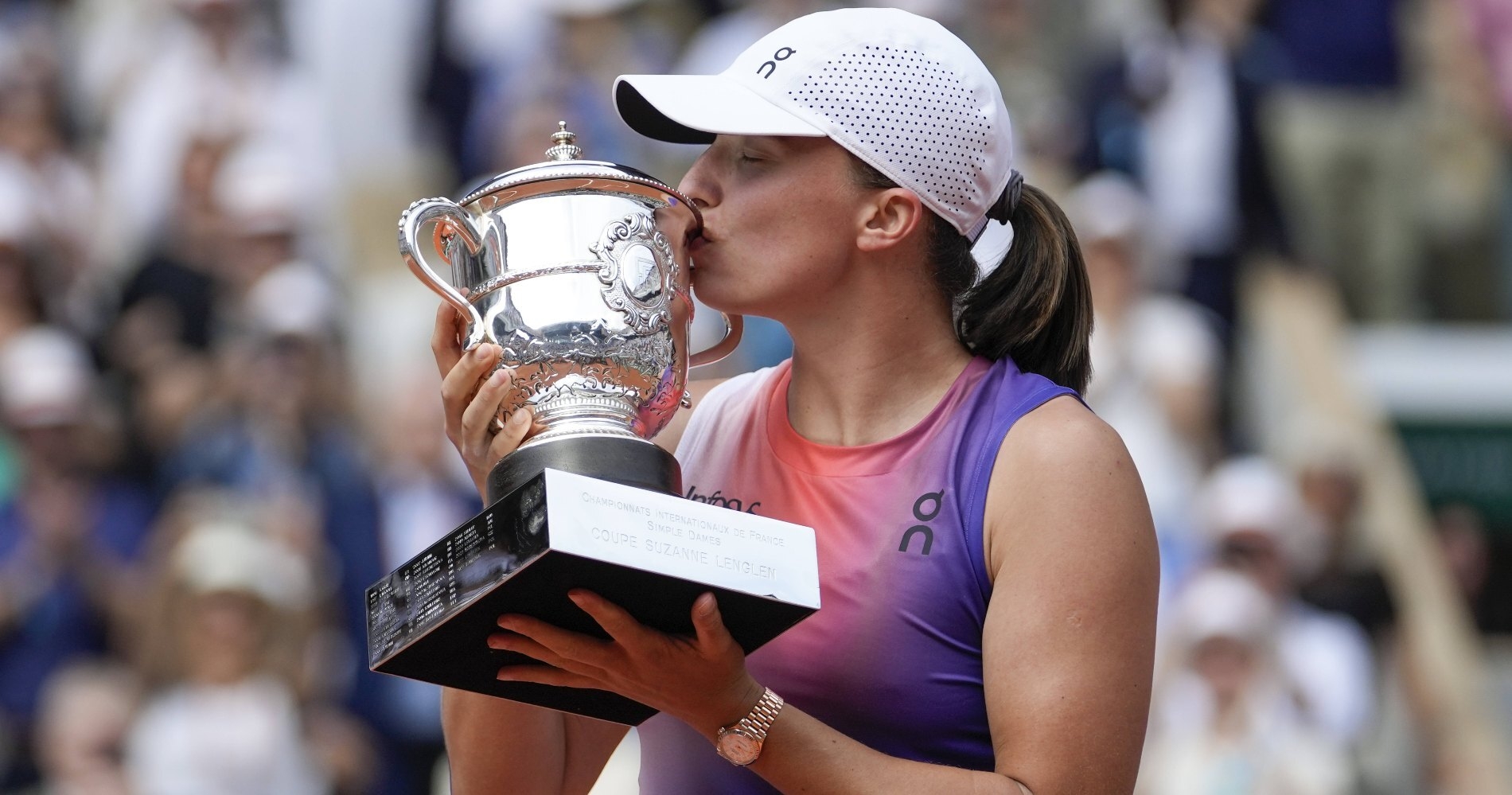 Unstoppable Swiatek powers past Paolini to win fourth Roland-Garros title