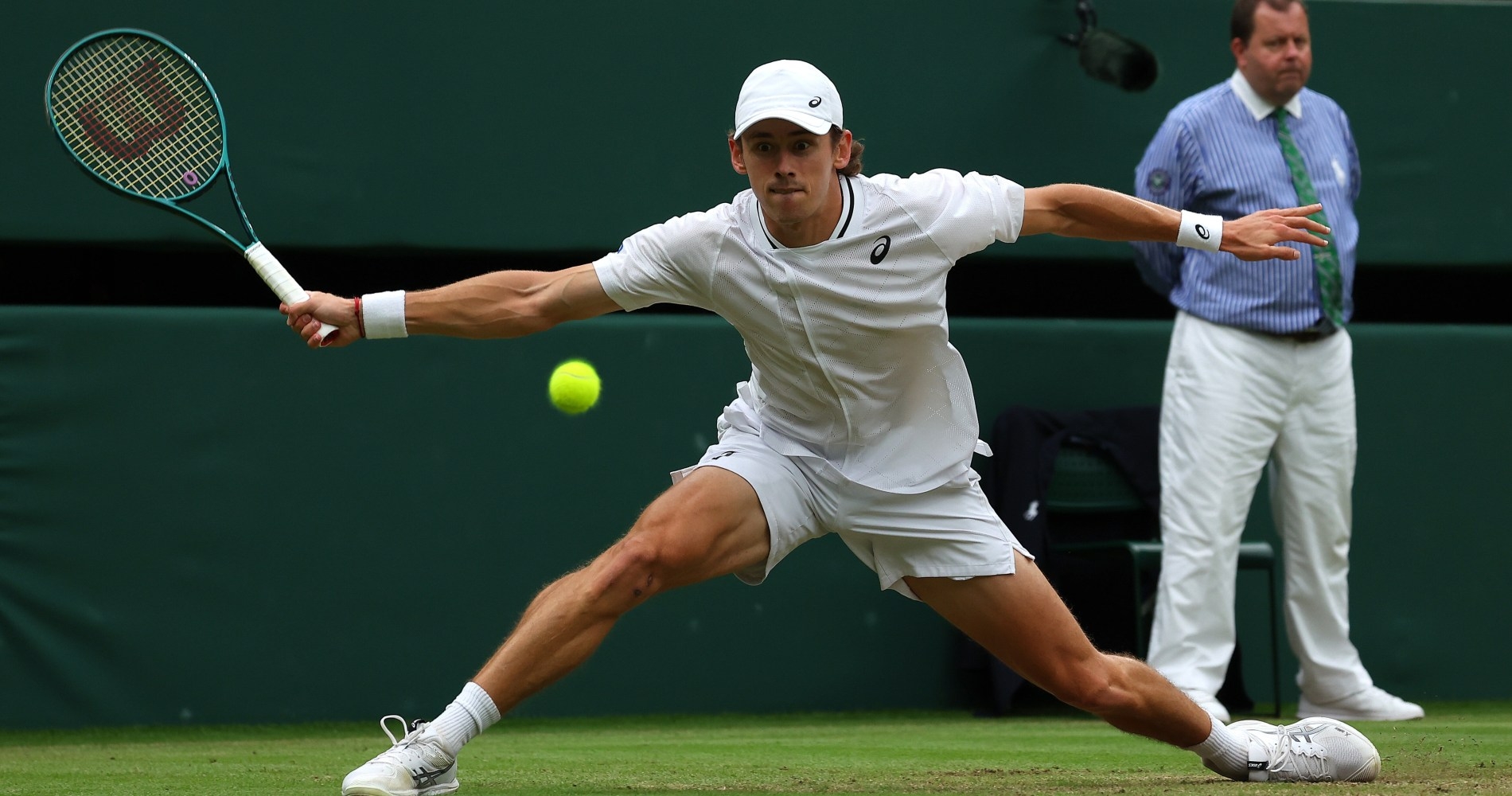 De Minaur makes maiden Wimbledon quarter-final