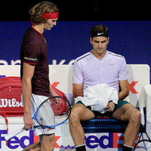 14th November 2017, O2 Arena, London, England; Nitto ATP Tennis Finals; Alexander Zverev (GER) walks to other end of court in his match with Roger Federer (SUI) 2017 Angleterre Barclays ATP World Tour court finale hommes indoor londres masculin messieurs Nitto ATP Finals O2 ARENA sport SPORTING sports tennis