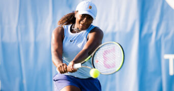 September 29, 2021, CHICAGO, UNITED STATES: Hailey Baptiste of the United States in action during the second round of the 2021 Chicago Fall Tennis Classic WTA 500 tennis tournament against Victoria Azarenka of Belarus || 208408_0040 2021 Chicago classic fall PRESS sport tennis united USA WTA zagency zlast24 zselect ZSPORT ZTENNIS Zuma ZUMAPRESS.com zwire