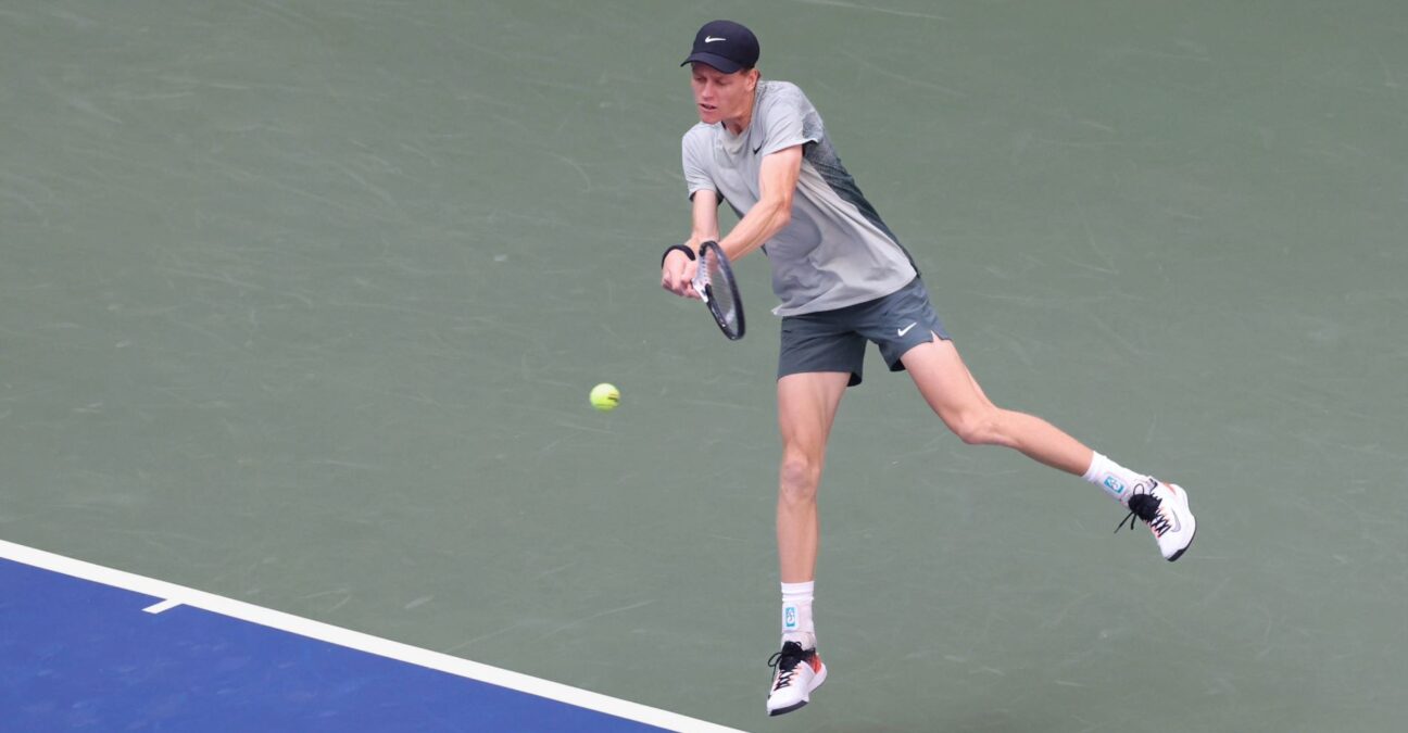 Tennis, ATP US Open 2024 Sinner lifts the trophy against Fritz