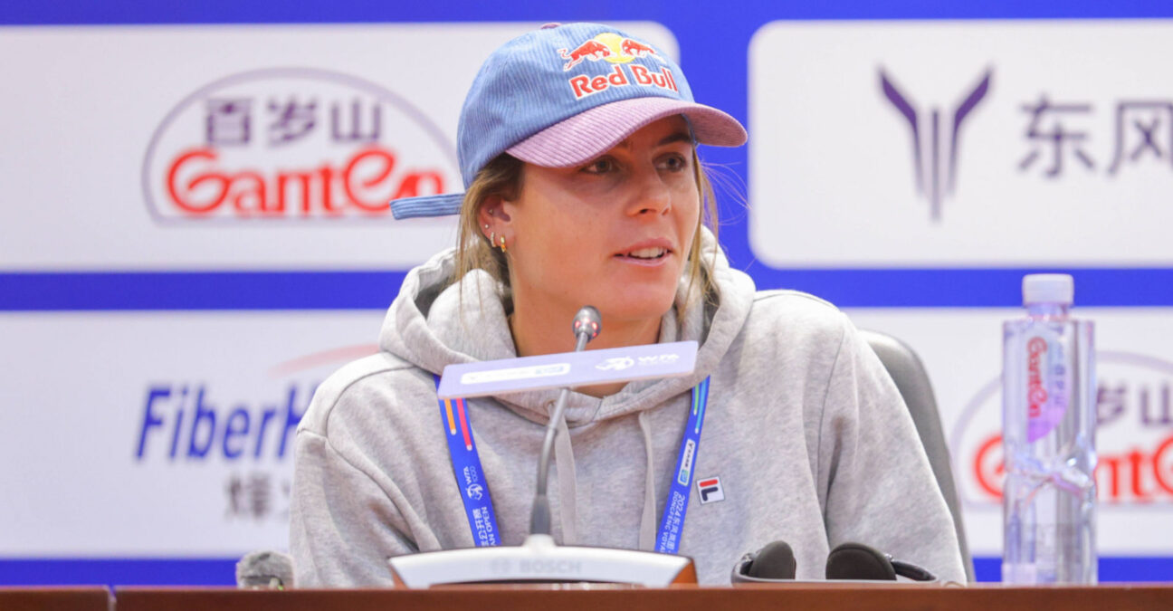 WUHAN, CHINA - OCTOBER 07: Emma Navarro of United States attends a press conference, PK, Pressekonferenz on day three of 2024 Wuhan Open at Optics Valley International Tennis Center on October 7, 2024 in Wuhan, Hubei Province of China. PUBLICATIONxNOTxINxCHN Copyright: xVCGx 111522366314 || 298283_0056 2024 CHINA CONFERENCE MEHRSPORT open PK premiumd PRESS province quer sport tennis WUHAN x0x