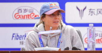 WUHAN, CHINA - OCTOBER 07: Emma Navarro of United States attends a press conference, PK, Pressekonferenz on day three of 2024 Wuhan Open at Optics Valley International Tennis Center on October 7, 2024 in Wuhan, Hubei Province of China. PUBLICATIONxNOTxINxCHN Copyright: xVCGx 111522366314 || 298283_0056 2024 CHINA CONFERENCE MEHRSPORT open PK premiumd PRESS province quer sport tennis WUHAN x0x