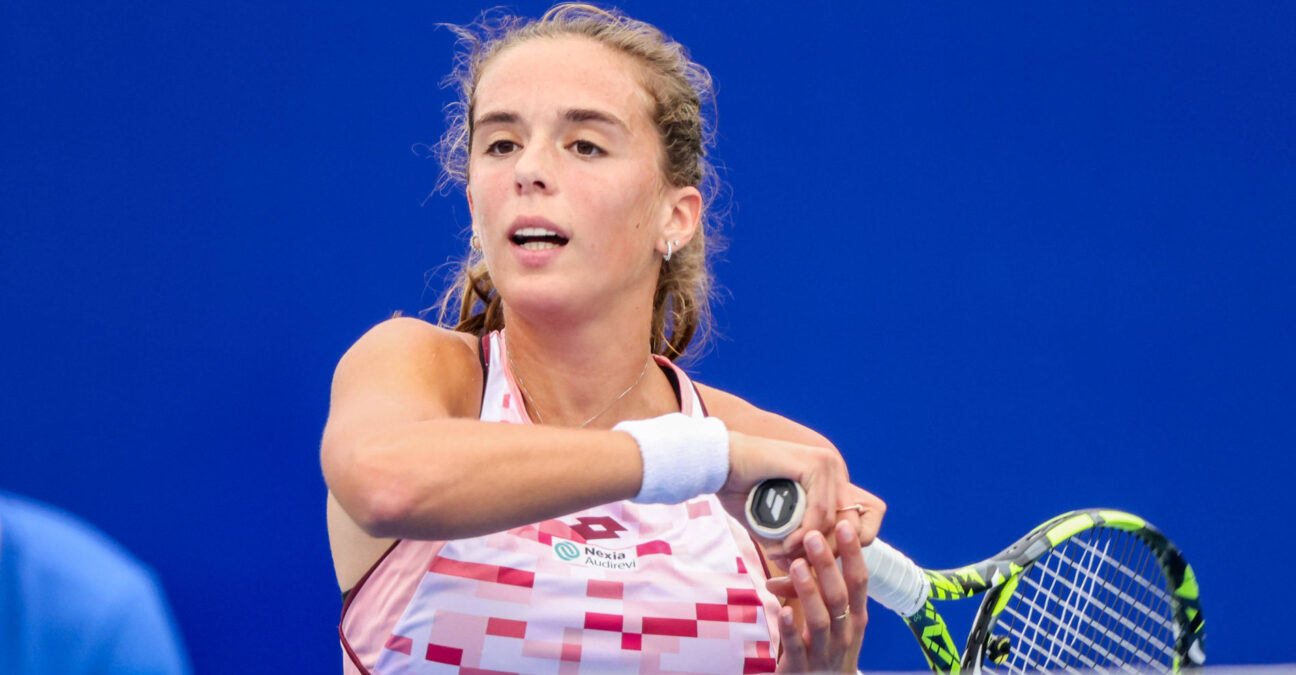 WUHAN, CHINA - OCTOBER 06: Lucia Bronzetti of Italy competes in the Women s Singles Qualifying second round match against Camila Osorio of Colombia on day two of 2024 Wuhan Open at Optics Valley International Tennis Center on October 6, 2024 in Wuhan, Hubei Province of China. PUBLICATIONxNOTxINxCHN Copyright: xVCGx 111522186754 || 298244_0017 2024 CHINA MEHRSPORT premiumd province quer Singles sport tennis Women WUHAN x0x