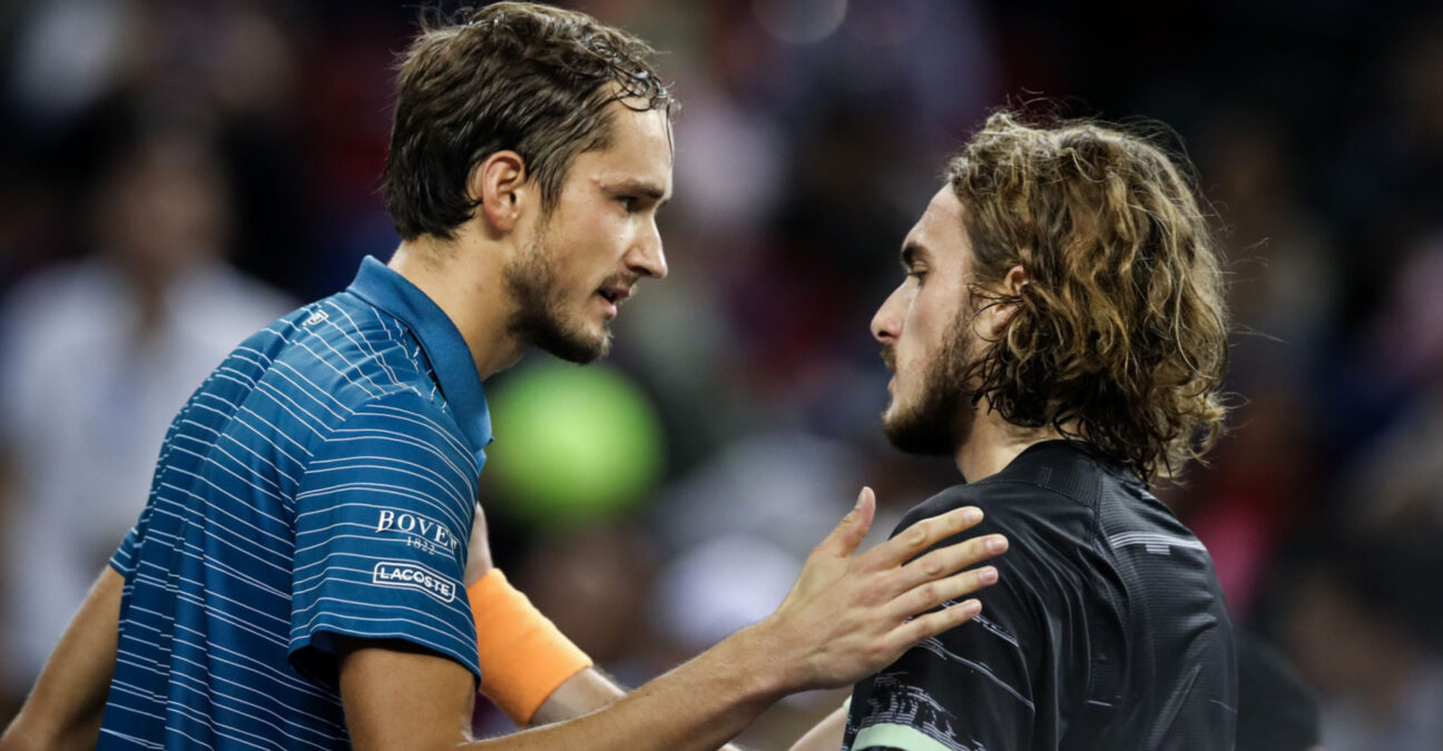 Daniil Medvedev(L) of Russia shakes hands with Stefanos Tsitsipas of Greece 2019 ATP demi homme masculin messieurs masculin MEN'S SINGLES messieur messieurs open press se seml Shanghai Shanghai Masters sport tennis tournoi zlast24 zselect Zuma ZUMAPRESS.com zwire zwireservice zworld