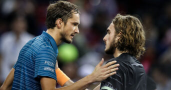 Daniil Medvedev(L) of Russia shakes hands with Stefanos Tsitsipas of Greece 2019 ATP demi homme masculin messieurs masculin MEN'S SINGLES messieur messieurs open press se seml Shanghai Shanghai Masters sport tennis tournoi zlast24 zselect Zuma ZUMAPRESS.com zwire zwireservice zworld