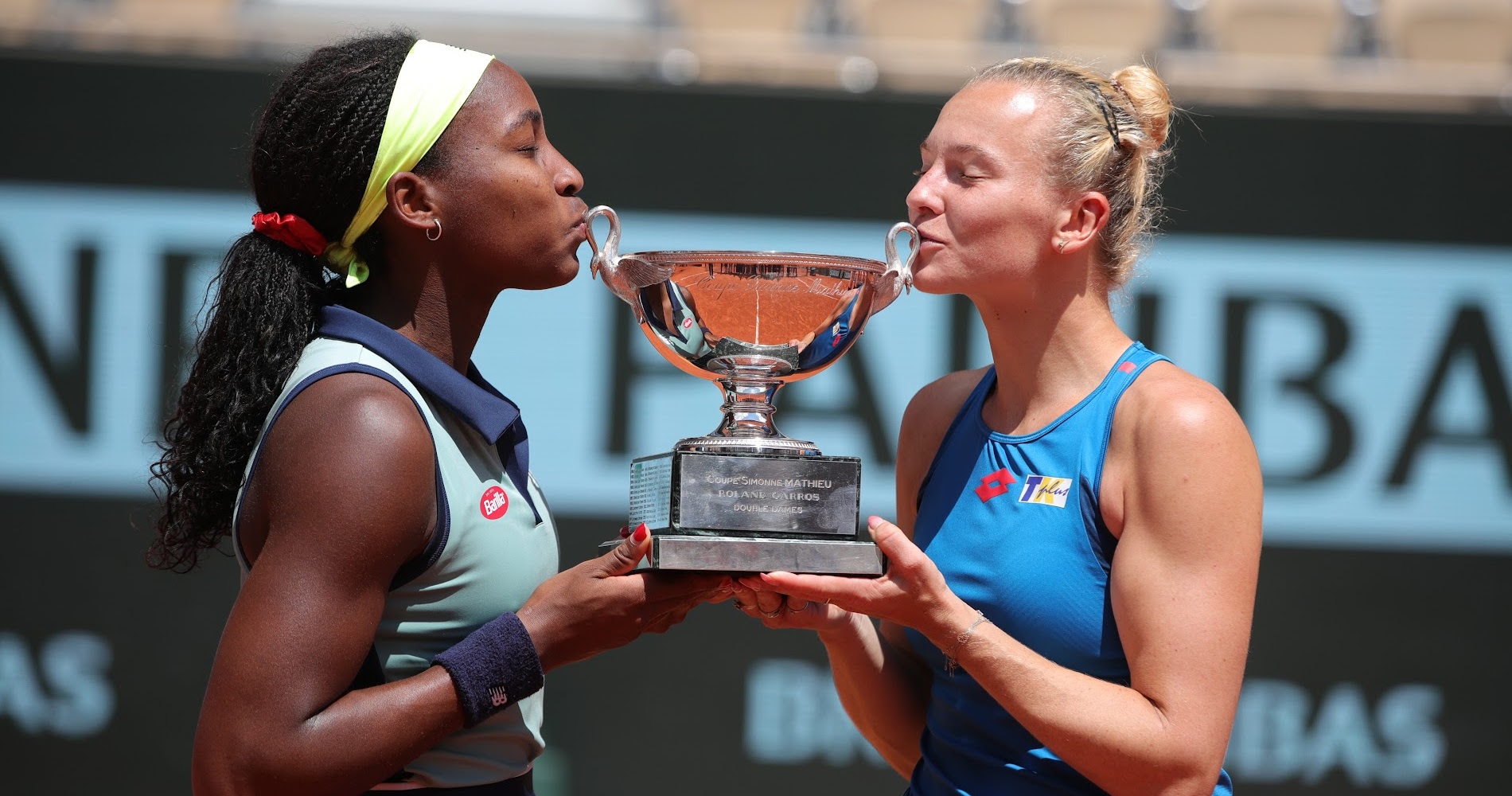 Siniakova and Gauff winning in Paris in 2024 (Action Plus _ Panoramic)