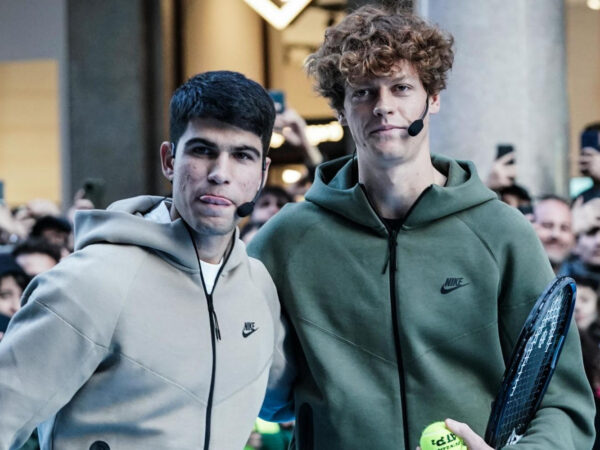 November 10, 2023, Turin, Italy: L'esibizione di Carlos Alcaraz e Jannik Sinner che poi hanno incontrato i fan al Nike Store di Torino organizzato in occasione delle Nitto Atp Finals, 10 novembre 2023. Centinaia le persone fuori dal negozio in via Roma, dove Ã¨ anche stato allestito un campo sul quale il due campioni si sono cimentati a scambiare colpi con i tifosi. ANSA/TINO ROMANO..The performance of Carlos Alcaraz and Jannik Sinner who then met the fans at the Nike Store in Turin organized on the occasion of the Nitto ATP Finals, 10 November 2023. || 279591_0005 PRESS zlast24 zselect Zuma ZUMAPRESS.com zwireservice zworld